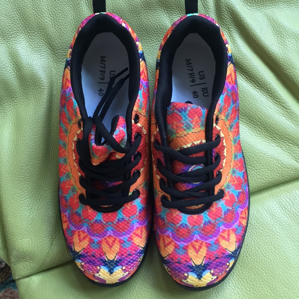 Brand new “Yes We Vibe” casual shoes. So cute!